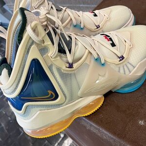 LeBron James 19 lakers edition